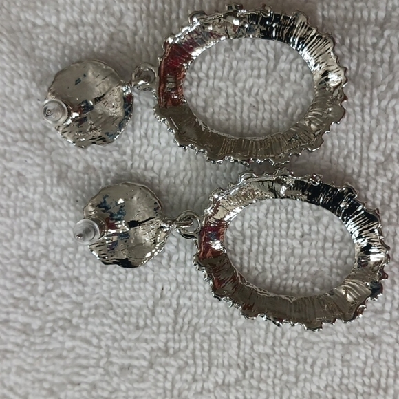 WOMEN'S Geometric Chunky Drop Silver and Gold Earring Set. Set of 2. - Picture 8 of 12